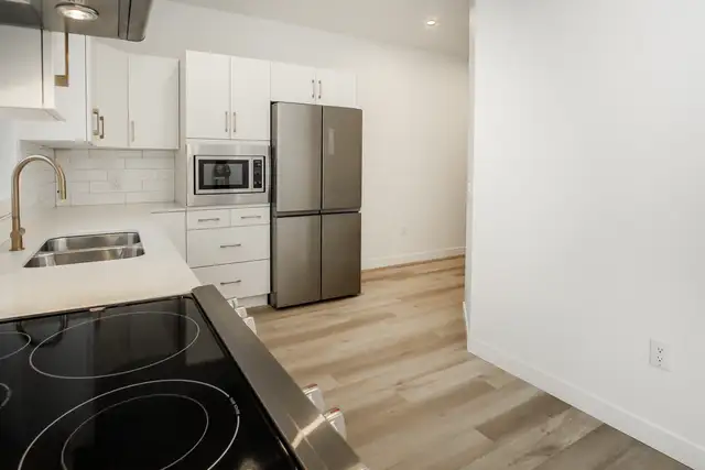 Luxury 1 Bedroom Apartment! Move In Ready! - Photo 2