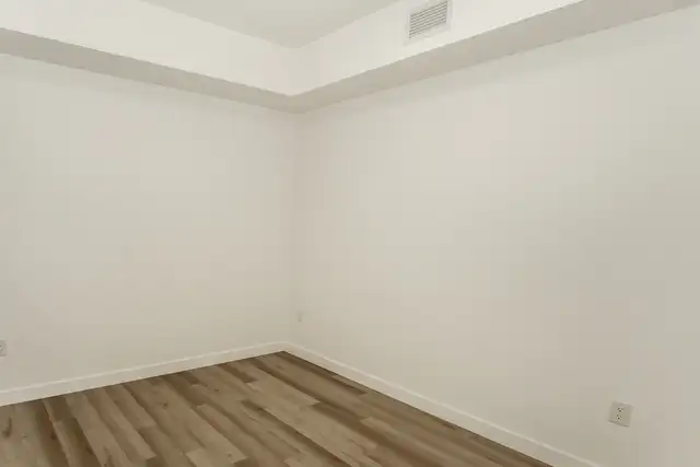 Luxury 1 Bedroom Apartment! Move In Ready! - Photo 3