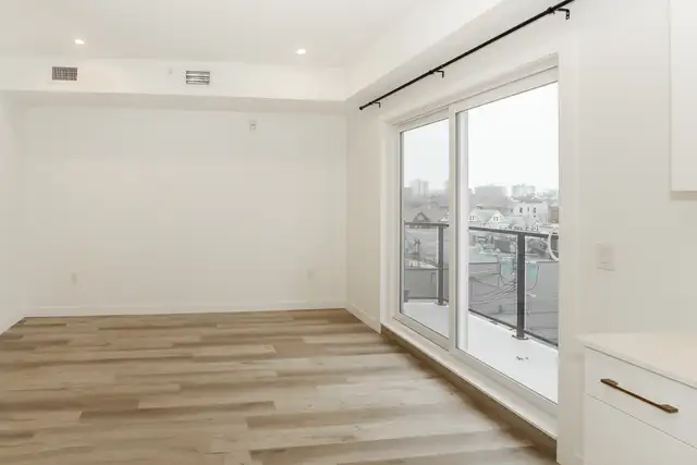 Luxury 1 Bedroom Apartment! Move In Ready! - Photo 5