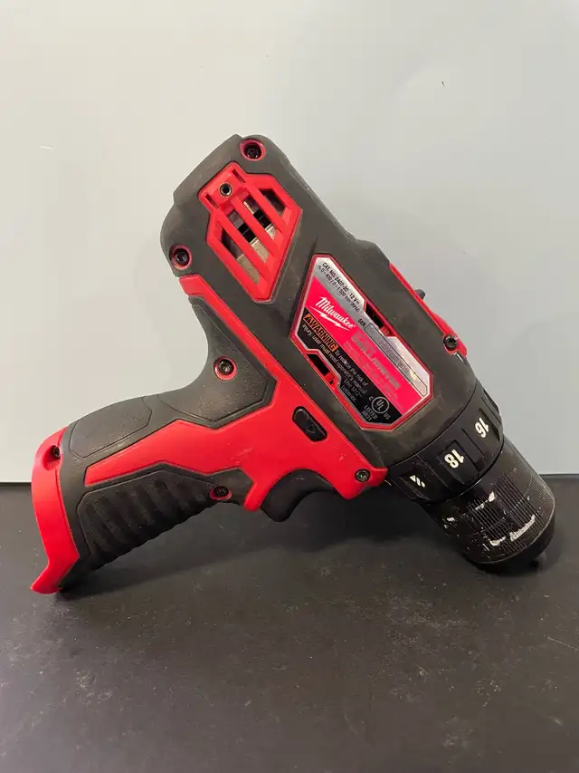 MILWAUKEE 3/8" DRILL 2407-20 - Photo 2