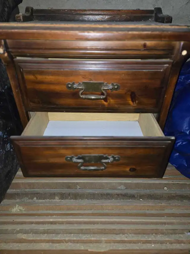 Nightstand - Photo 2