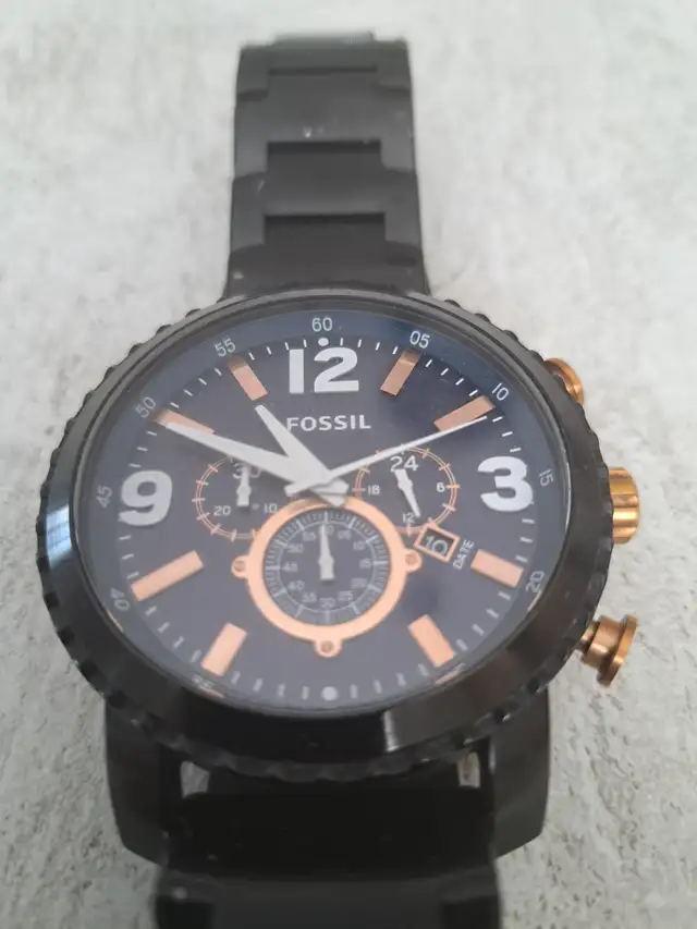 MONTRE FOSIL POUR HOMME. SJ