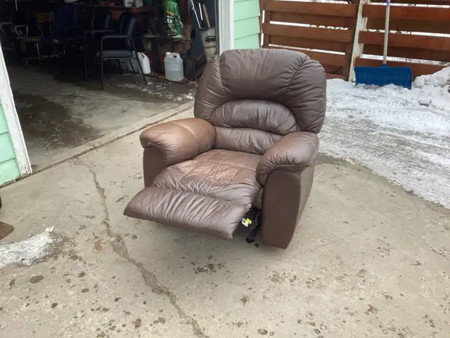 Leather recliner chair