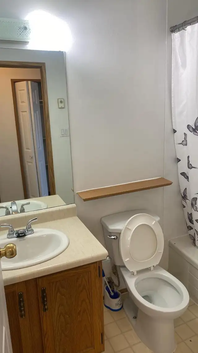 3-Bedroom Apartment Available in Four plex - Photo 6