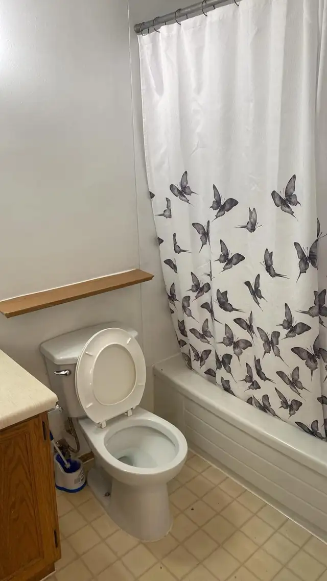 3-Bedroom Apartment Available in Four plex - Photo 8