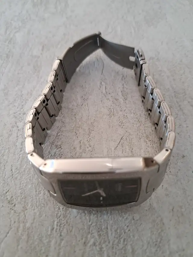 MONTRE CASIO POUR HOMME. M - Photo 2