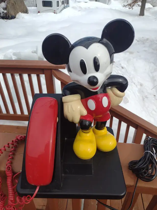 Mickey mouse phone 14' tall