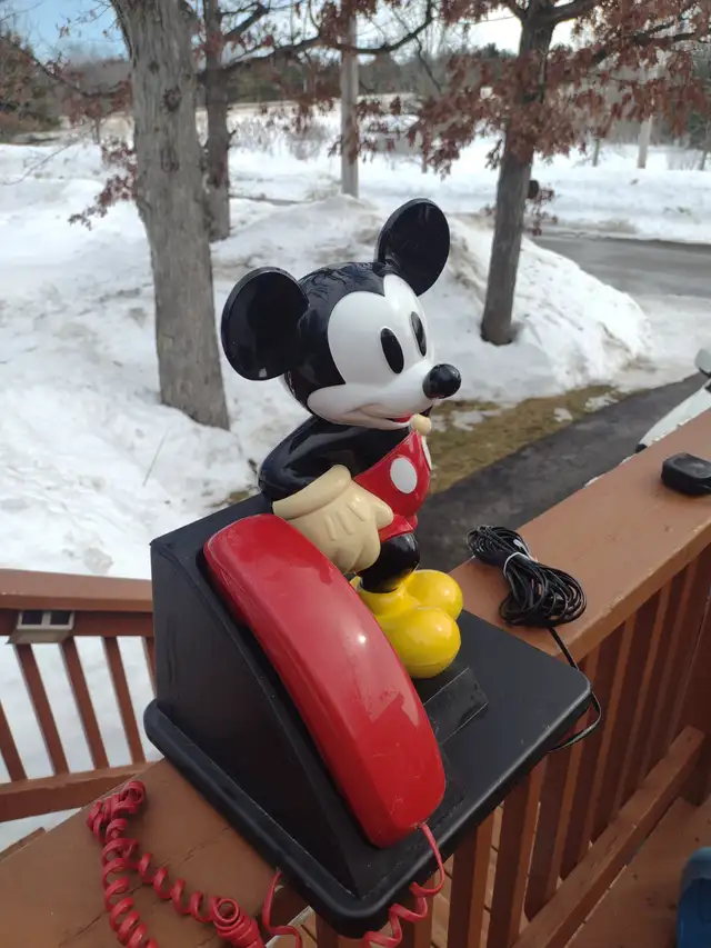 Mickey mouse phone 14' tall - Photo 4