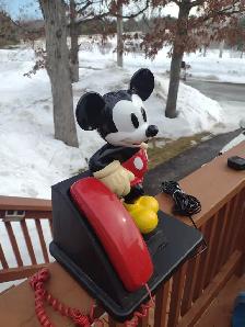 Mickey mouse phone 14' tall - Photo 4