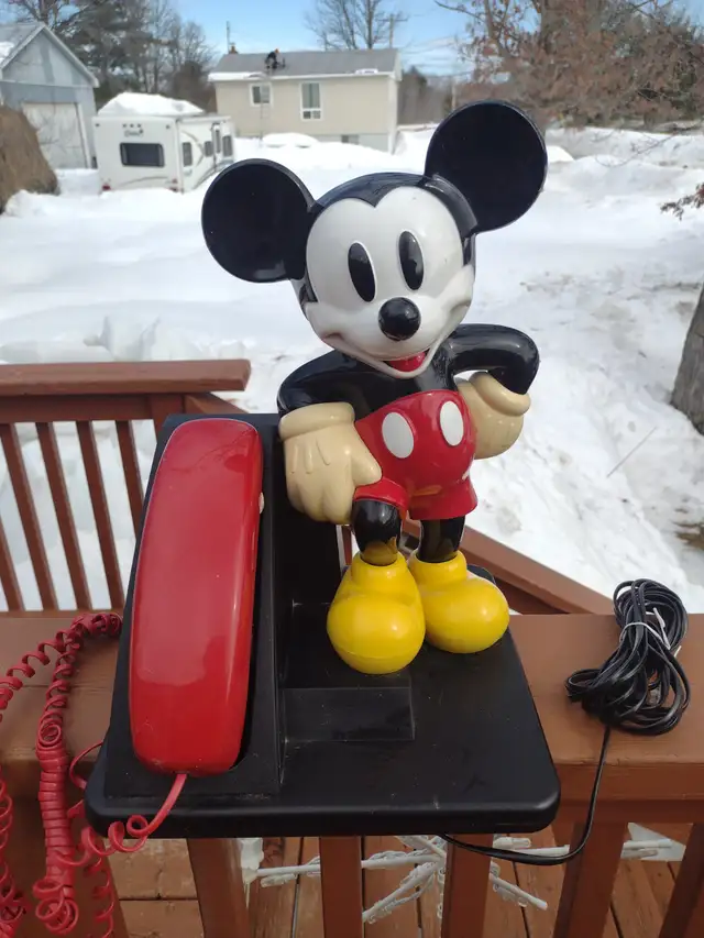 Mickey mouse phone 14' tall - Photo 5