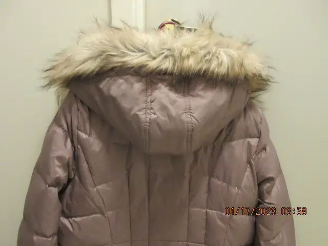 CK Ladies Coat - Photo 3