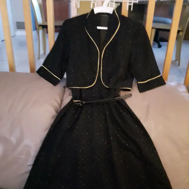 BELLEROBE CHIC UNIQUE NOIR GOLD GR 4à6 FEM CEINTURE BOLÉRO$12.00