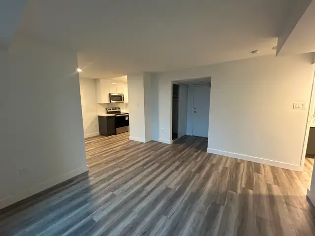 Renovated 1 Bedroom - Free Month Free - $1995 - Photo 2