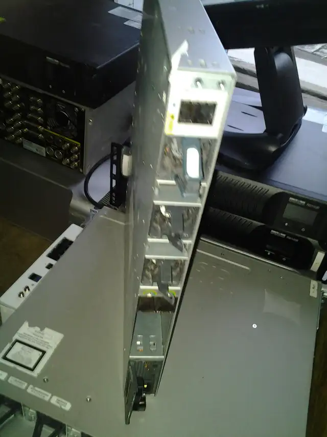 Cisco WS-C3850-48F-S v05 48 Port PoE  Switch 2000  cisco router - Photo 3