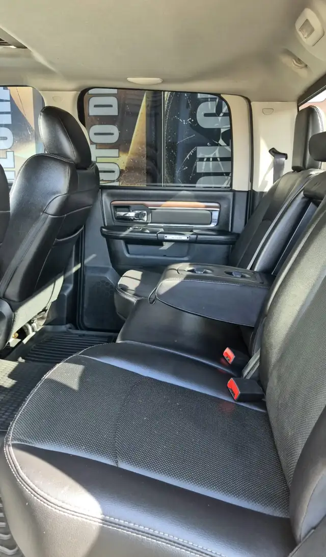 2016 Dodge RAM 3500 Laramie - Photo 6