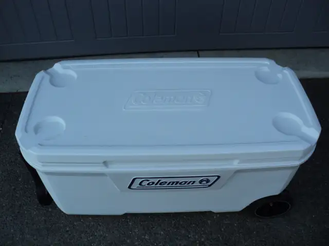 Large white COLEMAN CAMPING COOLER Great for Fishing Calls Only - Photo 2