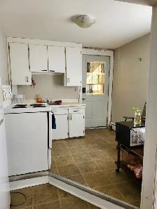 68 St John #2 - 1BR West, Heat Included - Photo 4