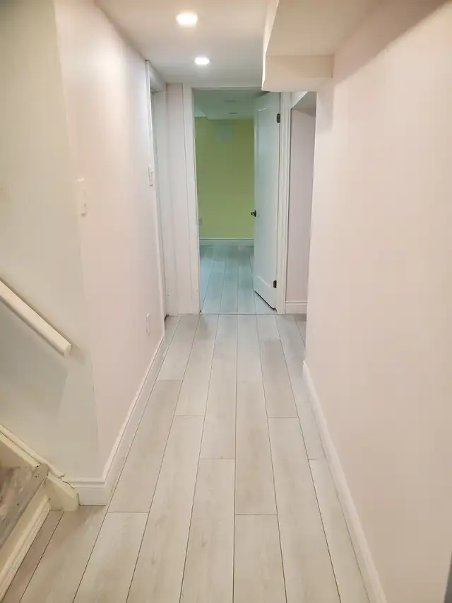 1 Bed  OFFICE Large, Clean, Bright, Priv Ent. - Photo 9