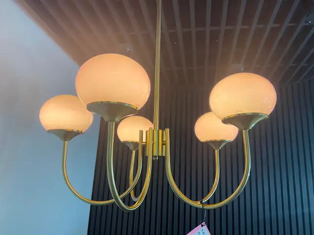 VINTAGE FURNITURE STORE / NORTHERN ONTARIO - Photo 2