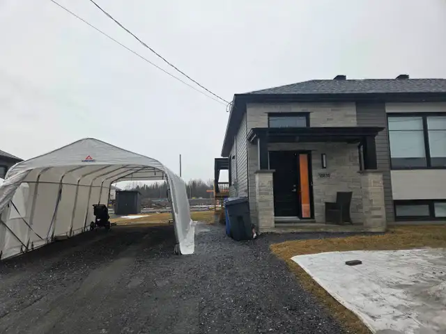 Jumelé de 3 chambres et deux salles de bain complète - Photo 8