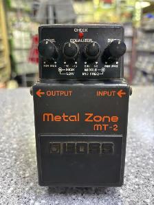 BOSS MT-2 Guitar Pedal
