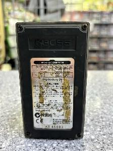 BOSS MT-2 Guitar Pedal - Photo 2