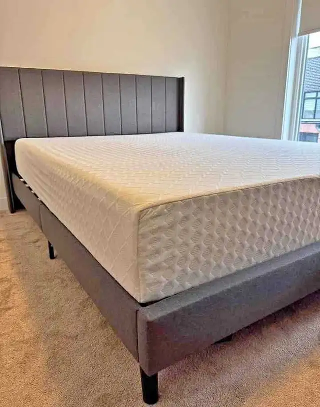 A vendre Lit avec matelas