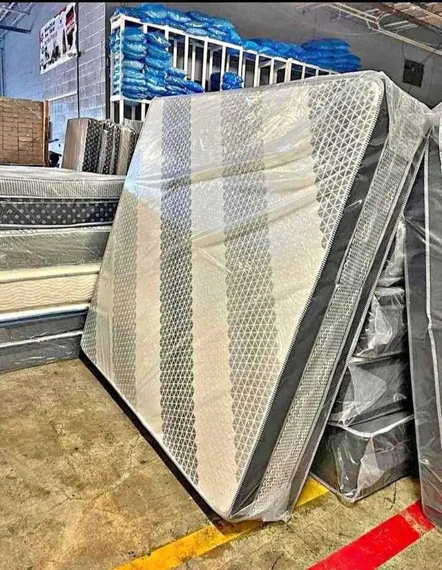 A vendre Lit avec matelas - Photo 2