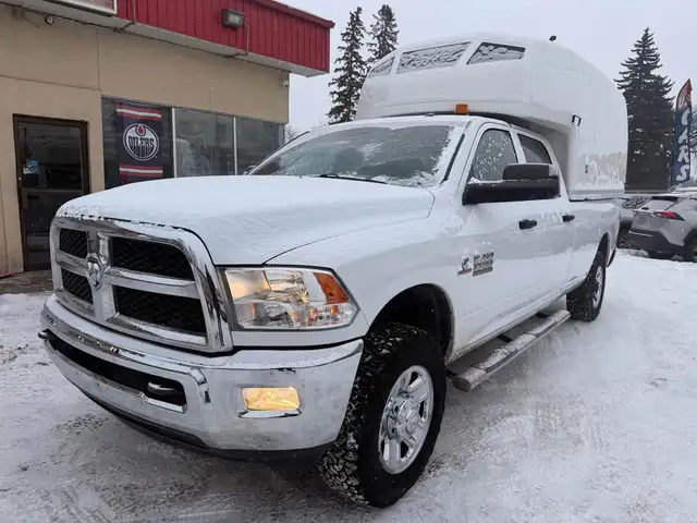 2018 RAM 3500 HD 4X4 CREW CAB 4X4 LONG BOX DIESEL LOW KMS - Photo 2
