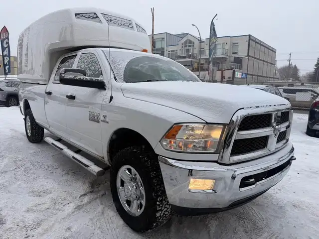 2018 RAM 3500 HD 4X4 CREW CAB 4X4 LONG BOX DIESEL LOW KMS - Photo 3