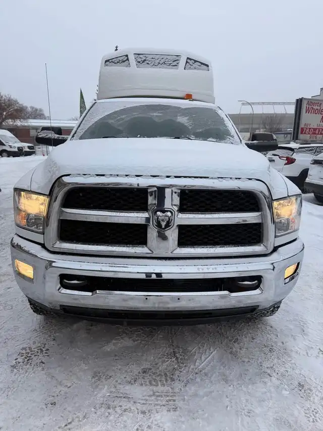 2018 RAM 3500 HD 4X4 CREW CAB 4X4 LONG BOX DIESEL LOW KMS - Photo 10