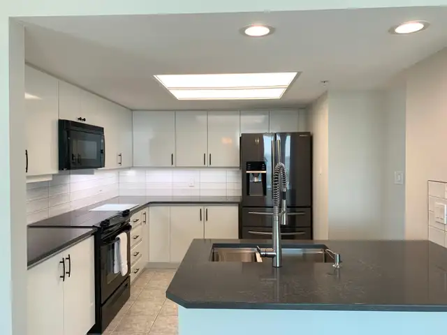 2 BR STUNNING OCEANSIDE CONDO - QUALITY,  LONG TERM TENANCY - Photo 4