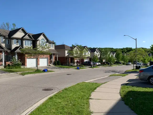 Townhouse for Rent in Waterloo - Photo 2