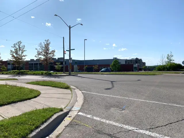 Townhouse for Rent in Waterloo - Photo 3