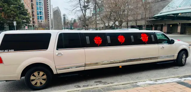 WEDDING LIMOUSINE NIAGARA TORONTO CONCERT BIRTHDAY DINNER LIMO - Photo 2