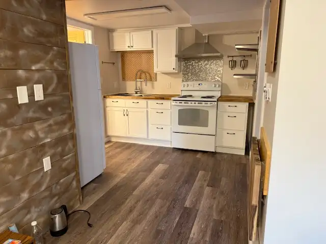 Open concept 2 Bedroom Fairview Flat - Photo 5