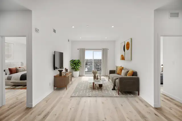 3 Bedroom Apartment Available In Garden City - Photo 2