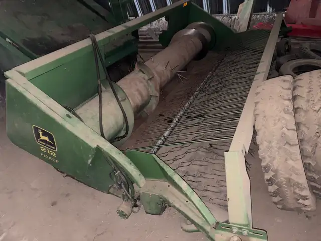 John Deere 212 pick up header - Photo 2