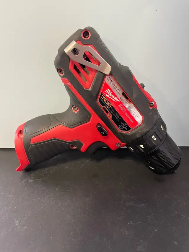 MILWAUKEE 3/8" DRILL DRIVER 2407-20 - Photo 2