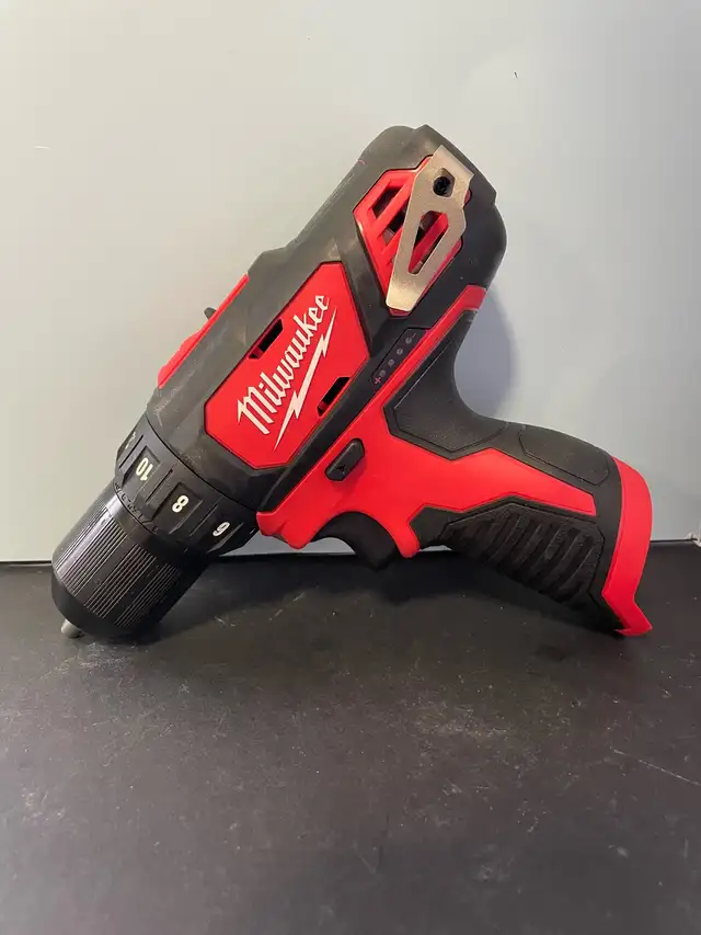 MILWAUKEE M12 3/8" DRILL/DRIVER 2407-20