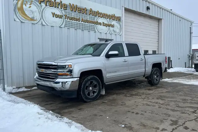 2018 Chevrolet Silverado 1500 LT  Crew Cab 5.3L V8 - Photo 9