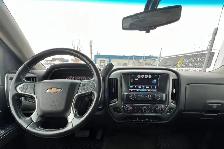 2018 Chevrolet Silverado 1500 LT  Crew Cab 5.3L V8 - Photo 12