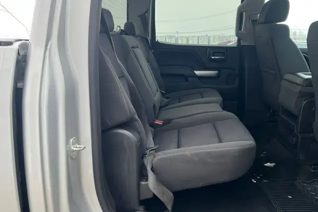 2018 Chevrolet Silverado 1500 LT  Crew Cab 5.3L V8 - Photo 14