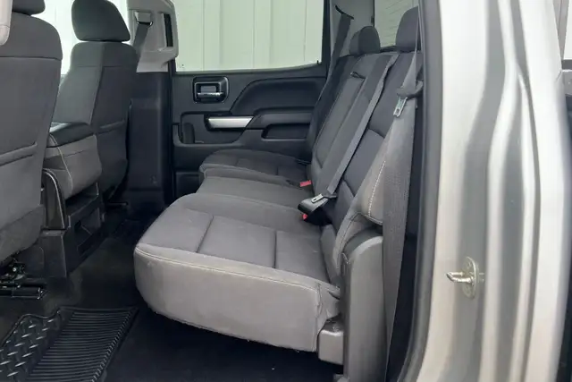 2018 Chevrolet Silverado 1500 LT  Crew Cab 5.3L V8 - Photo 21