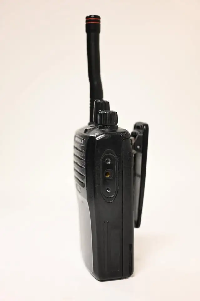 Two Way Radio Motorola VX-261 Two Way Radio in working condition - Photo 2