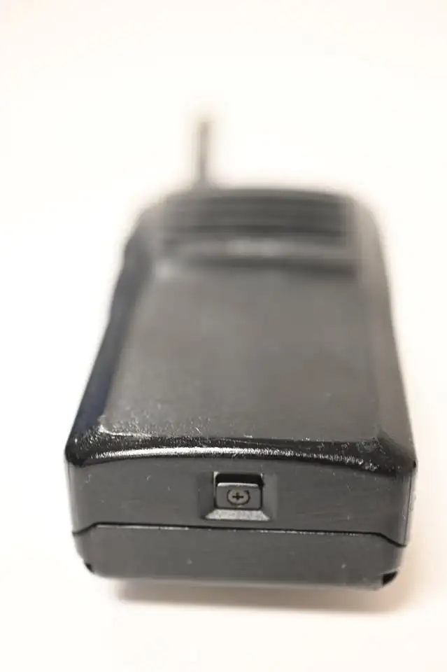 Two Way Radio Motorola VX-261 Two Way Radio in working condition - Photo 8