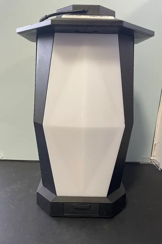 SOUNDSTAGE LANTERN BLUETOOTH SPEAKER W/ADAPTOR