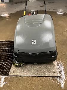 Karcher electric floor sweeper - Photo 9