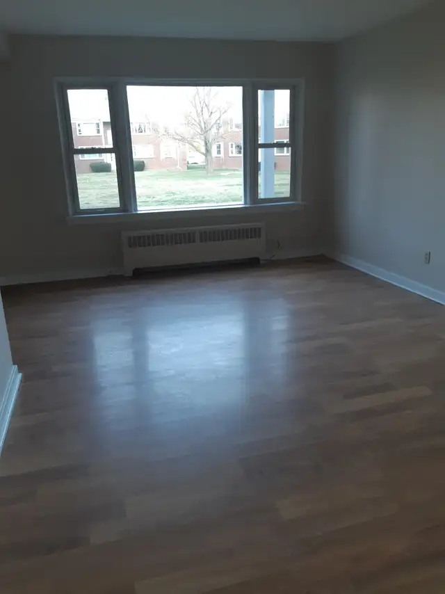 2 BR Apartments at WYANDOTTE ST., WINDSOR - Photo 6