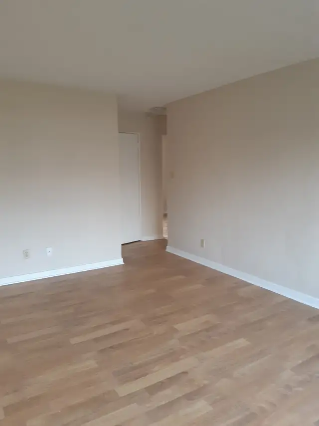 2 BR Apartments at WYANDOTTE ST., WINDSOR - Photo 10